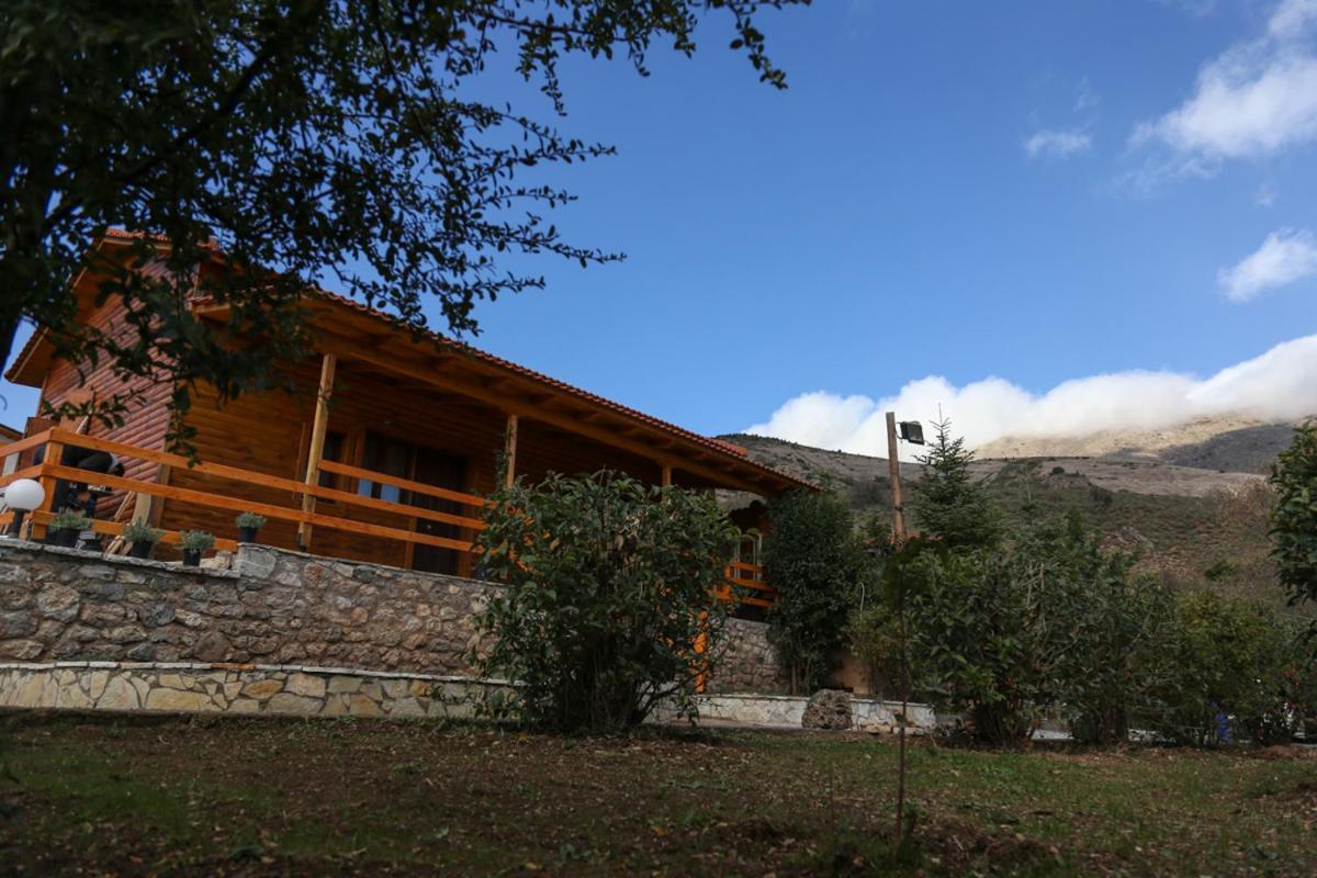 Orias Guesthouse & Farm Kalavryta Exterior foto
